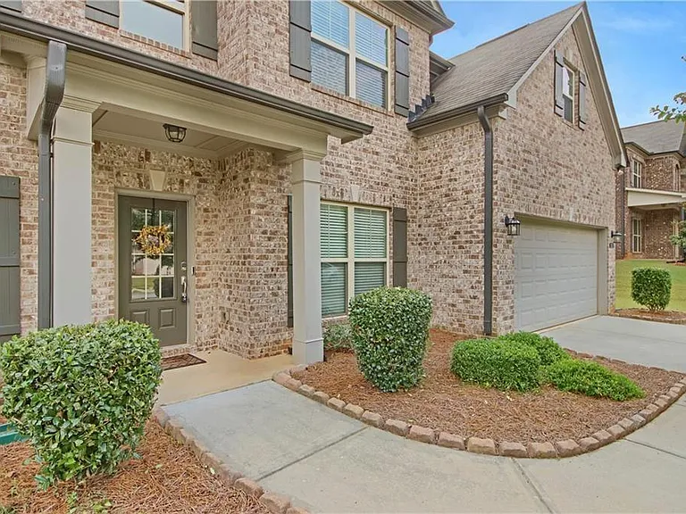 551 Wagon Hill Ln — Photo 3