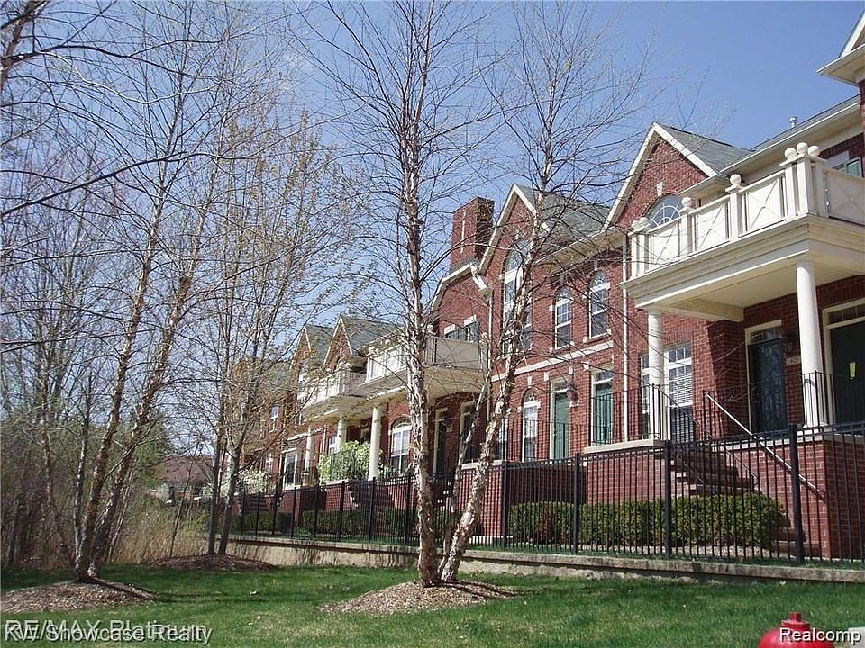 1st image of 664 Village Ln
