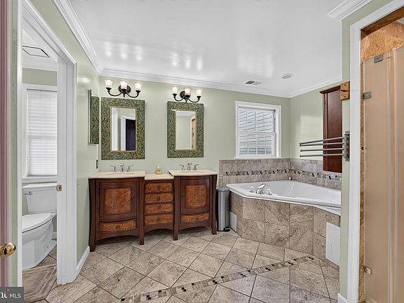 5th image of 1058 Caren Dr
