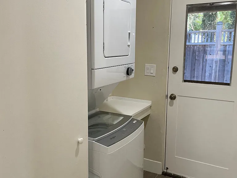 79 E Duane Street — Photo 6