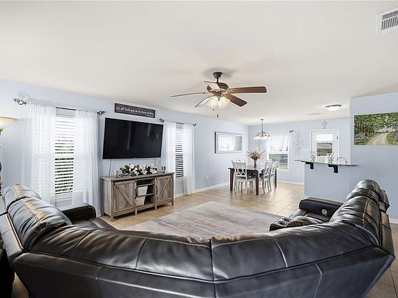 3rd image of 42262 Broadwalk Ave