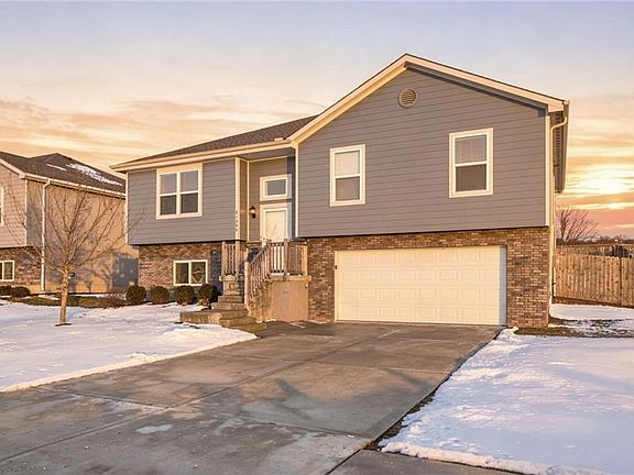 4th image of 21303 W 219th St