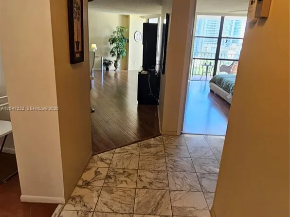 800 Parkview Dr APT 912, Hallandale Beach, FL 33009