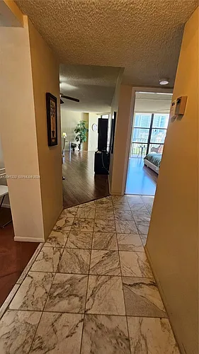800 Parkview Dr #912 Photo 1