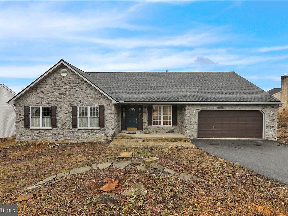 1st image of 3305 Regency Dr