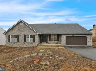 3305 Regency Dr, Sinking Spring, PA 19608