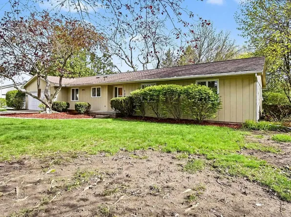 1203 Glenwood Dr, Mount Pleasant, MI 48858