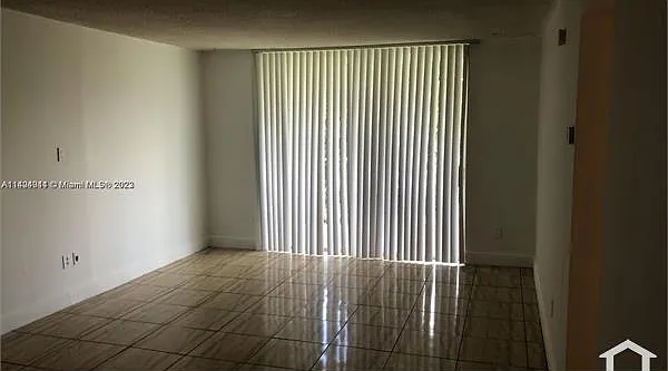 2 bed, 1036 sqft, $2,200 — Photo 2