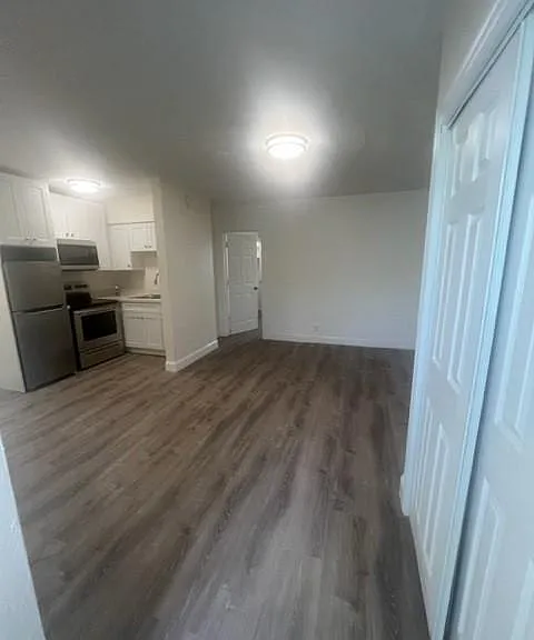 840 NE 17th Ter #9 — Photo 2