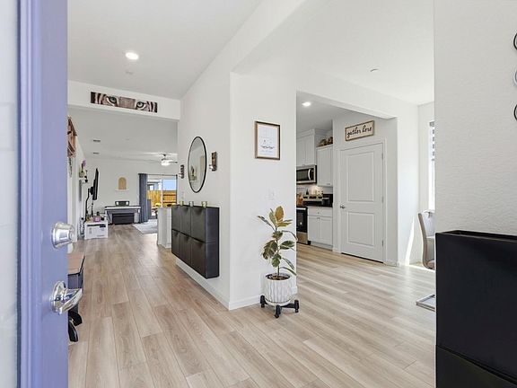 4th image of 2210 Espana Ln