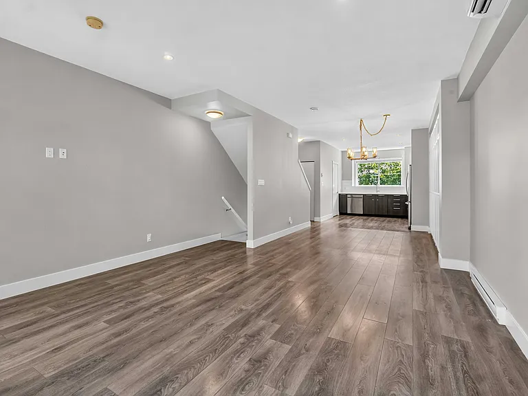 5048 Savile Row #D270 — Photo 1