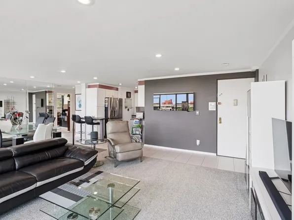 162-40 9th Avenue image 3 of 25