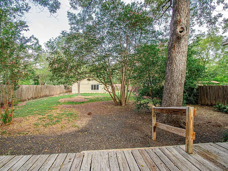 4510 Russell Dr — Photo 20