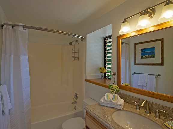 201 Pohailani bath