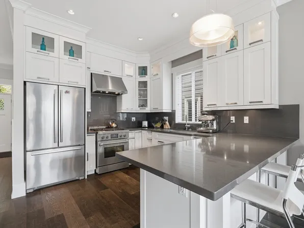 14713 32nd Ave, Surrey, BC V4P 1Z8