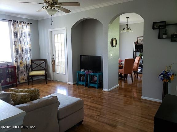 3rd image of 10075 GATE Parkway #111