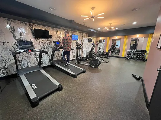 Rented by Tapiro Realty | media 38