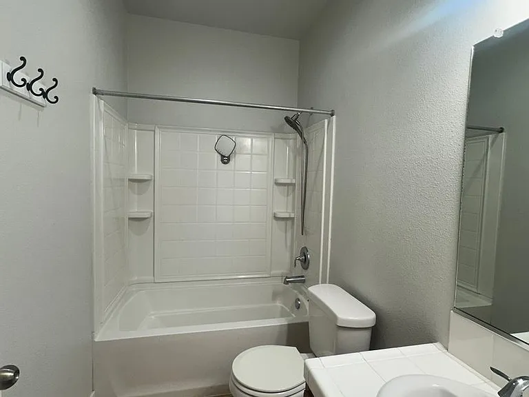 1562 National Dr — Photo 14