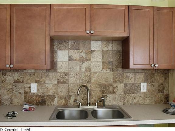 3rd image of 130 Avenue A