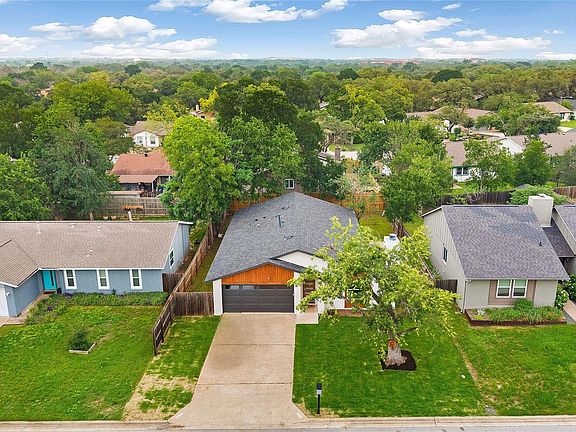 4th image of 3810 Leafield Dr