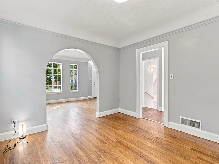 5573 Three Mile Dr — Photo 32