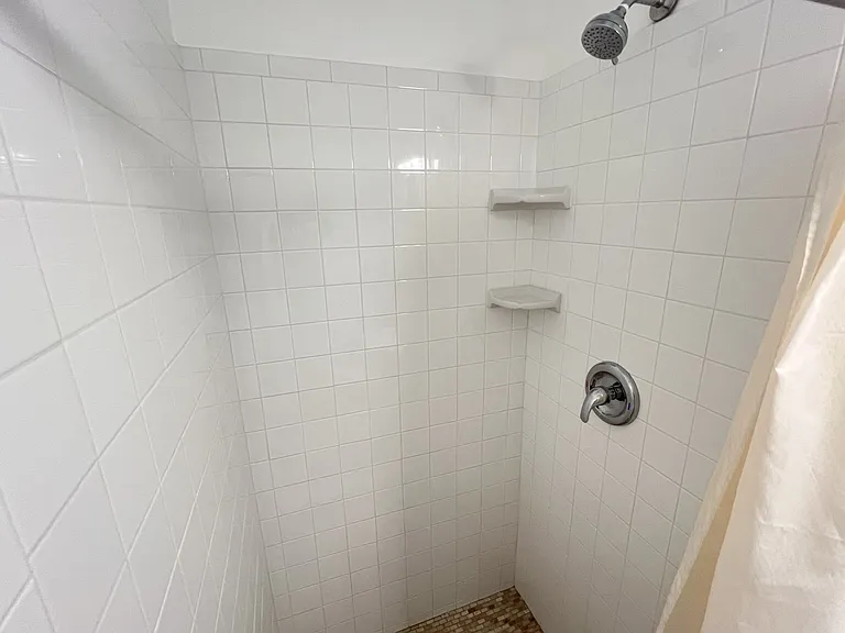 413 Virginia St — Photo 15