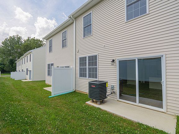 3rd image of 742 Blue Heron Dr