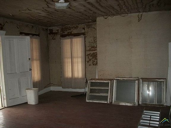 3rd image of 700 W College Ave