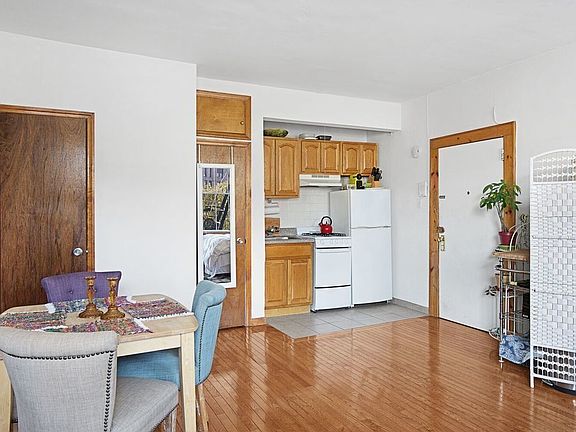 3rd image of 599 Hudson St #3B
