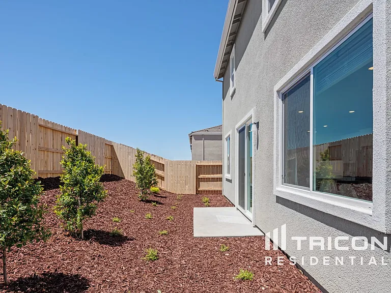Tricon Sunridge — Photo 32