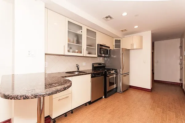 Sold by R New York | media 16