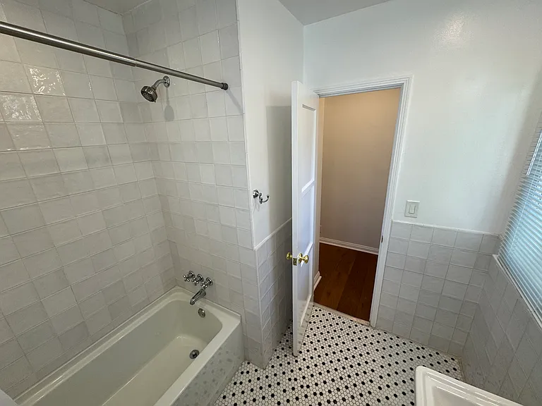 4634 Los Feliz Blvd #2 — Photo 8