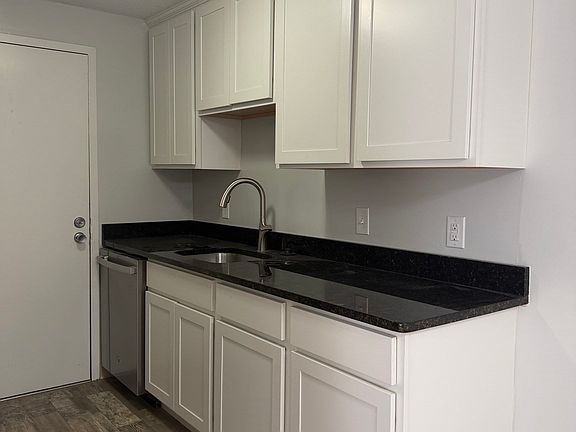 3rd image of 27 Village Rock Ln APT 22