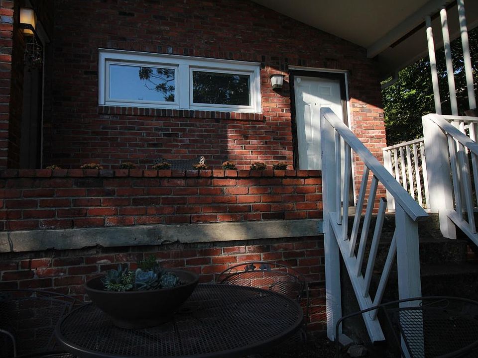 Front Porch and Sitting Area