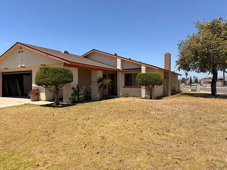 1001 Frank Ln — Photo 2