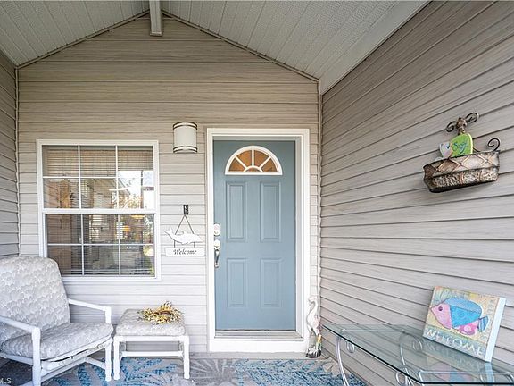 3rd image of 26920 Sammoset WAY