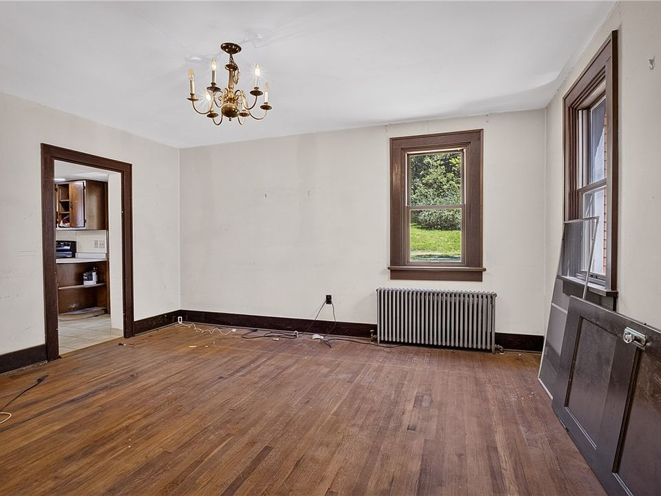 7th image of 121 Kittanning St