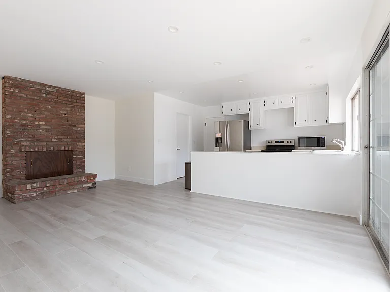 5128 Lindblade Dr — Photo 11