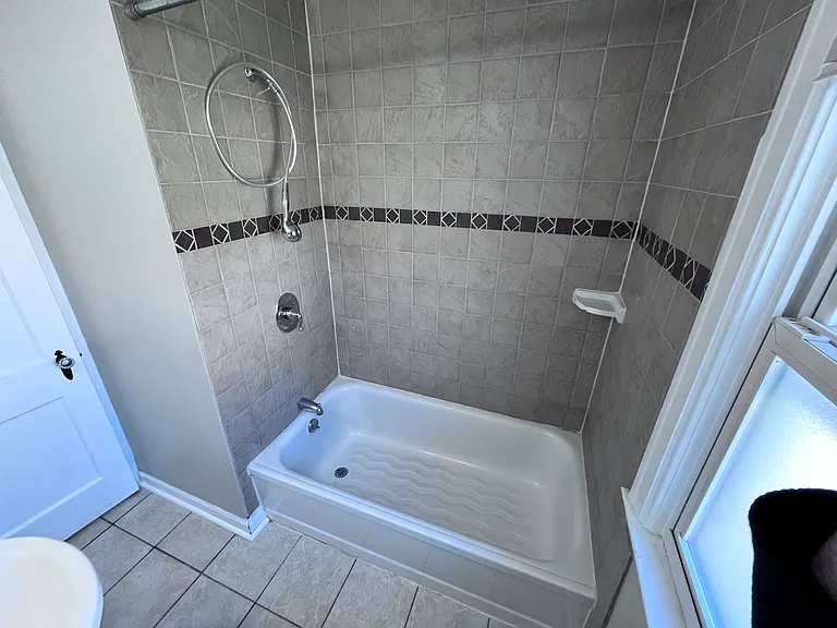 85 Royal Pkwy W — Photo 19