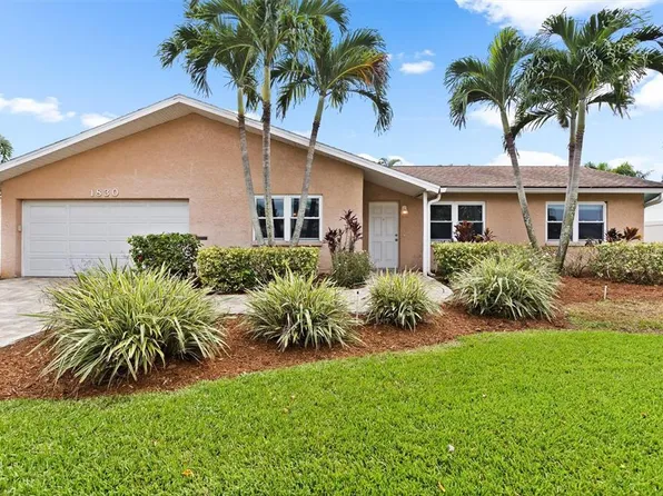 1830 Ohio Ave NE, Saint Petersburg, FL 33703