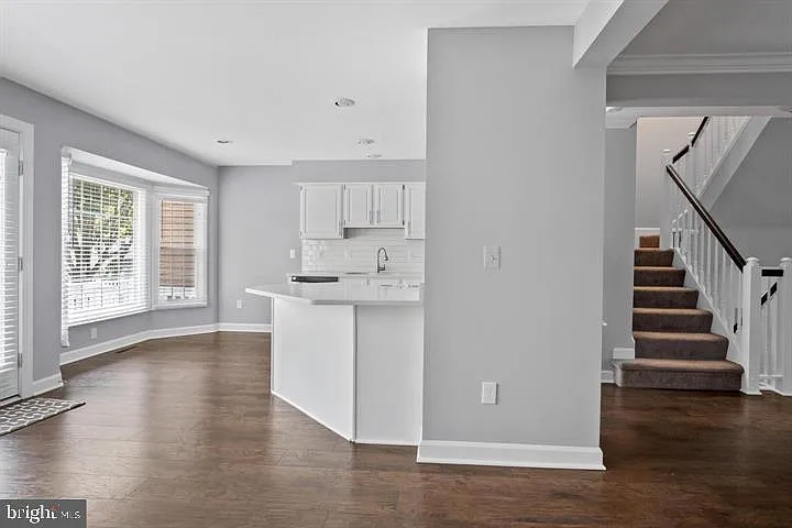 7439 Heatherfield Ln — Photo 8