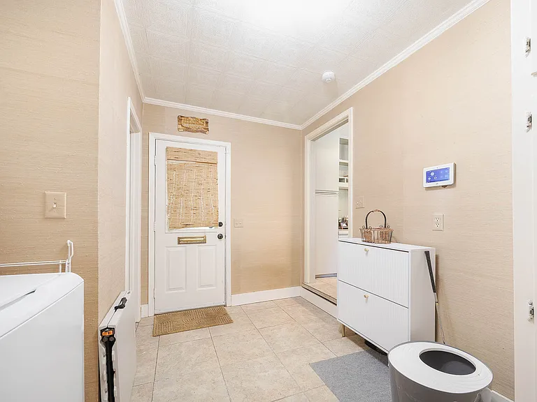 1835 Hillview Dr — Photo 27