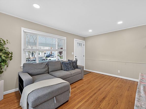 5th image of 22 Kenneth Avenue