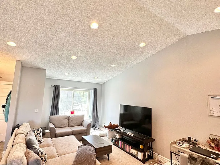 6430 Amethyst Ct — Photo 8