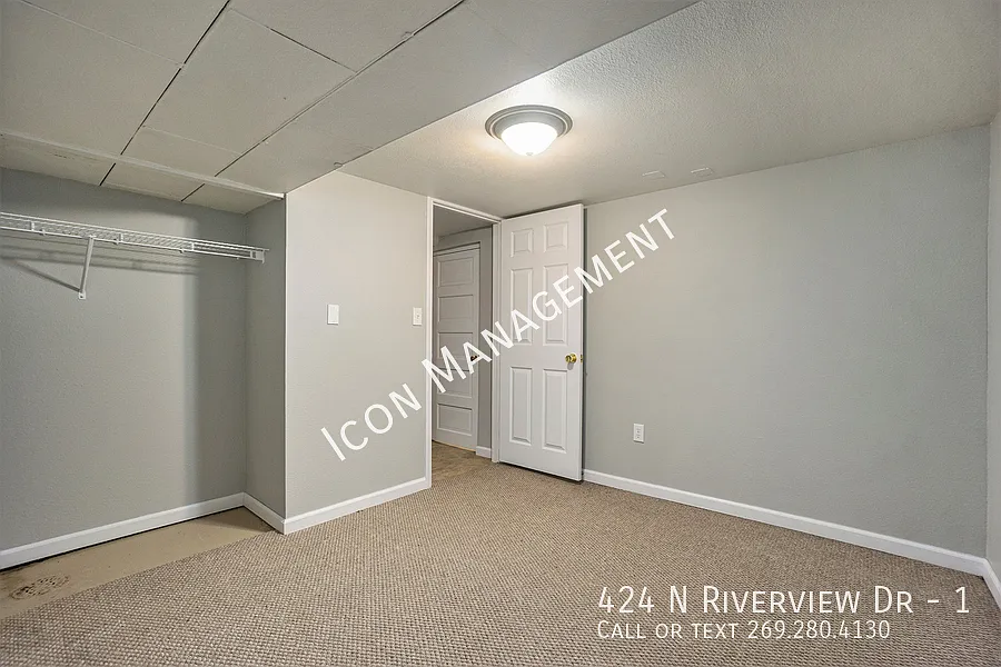 Spacious 1 bed in Parchment — Photo 2