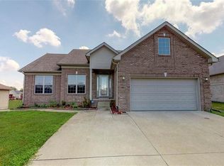 223 S Rushmore Dr, Vine Grove, KY 40175