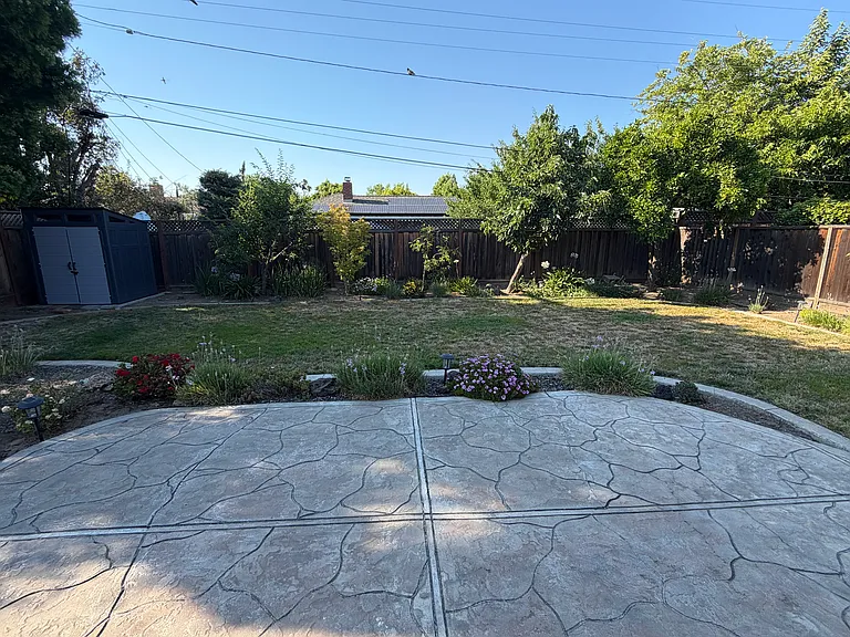 1695 Merrill Dr — Photo 3
