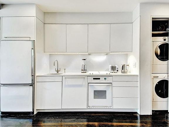 4th image of 17 Cornelia St APT 2A