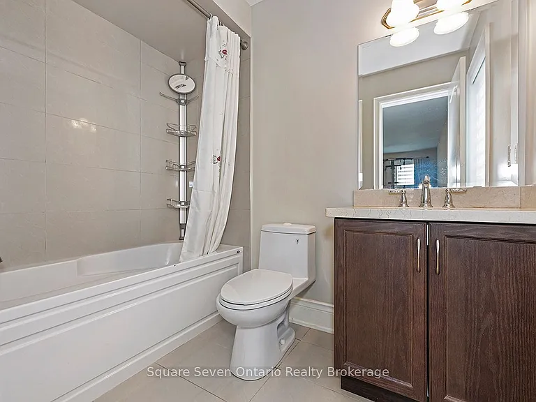 2147 Vineland Cres — Photo 39