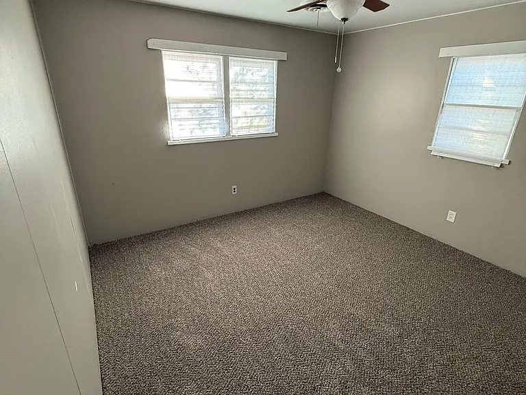 2719 S Fairfield St — Photo 7